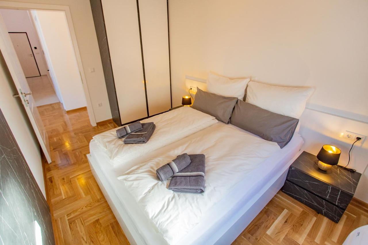 Sky Penthouse Old Bridge With Sauna And Jacuzzi موستار المظهر الخارجي الصورة