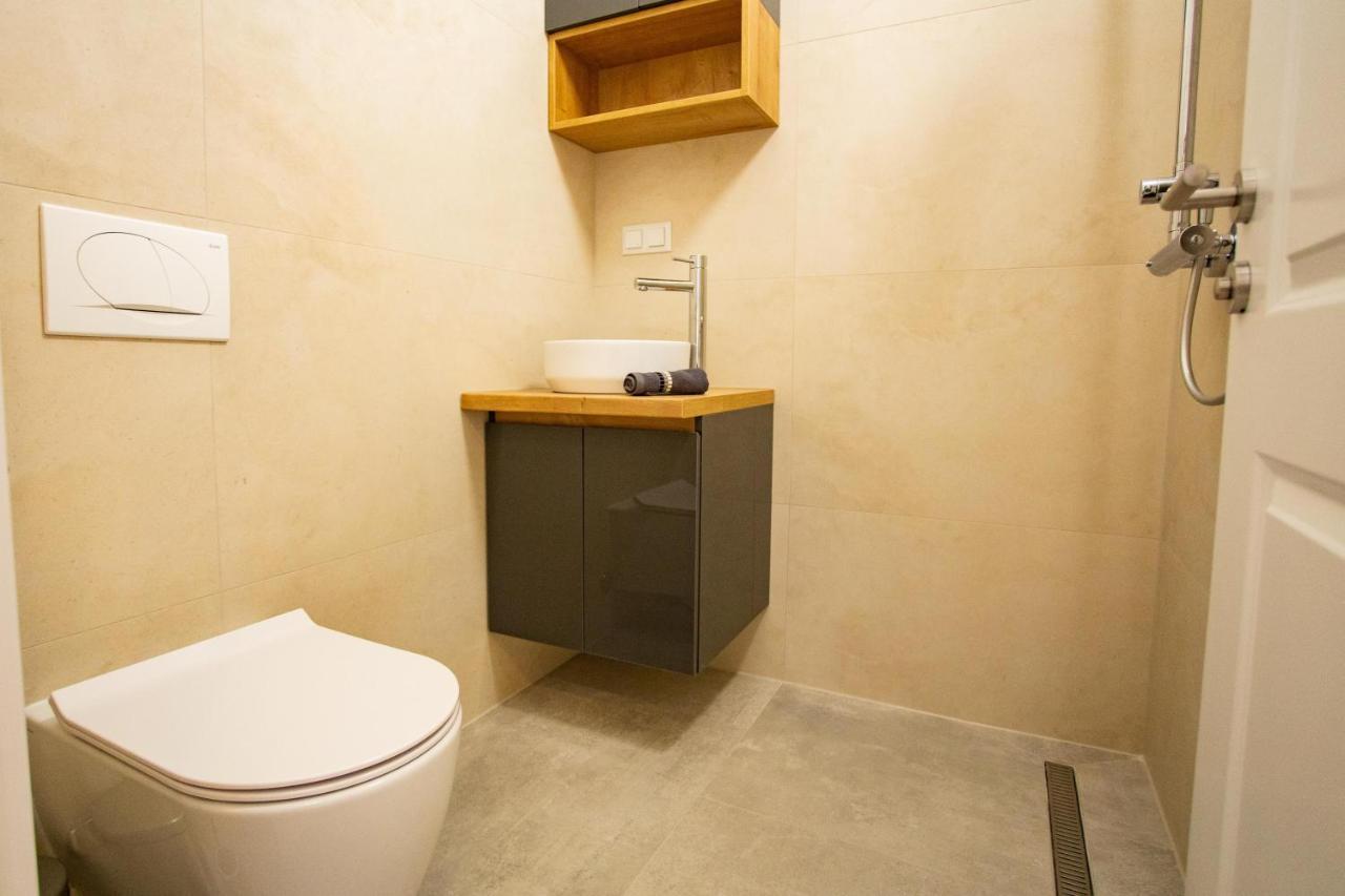 Sky Penthouse Old Bridge With Sauna And Jacuzzi موستار المظهر الخارجي الصورة