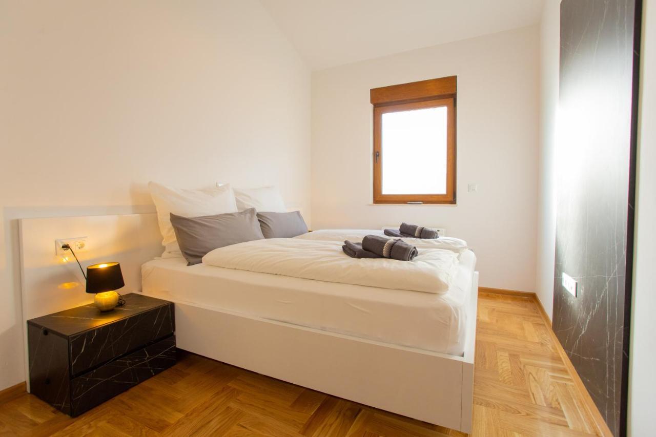 Sky Penthouse Old Bridge With Sauna And Jacuzzi موستار المظهر الخارجي الصورة