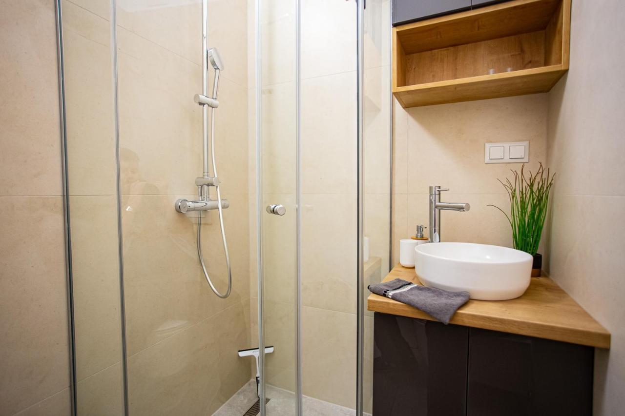 Sky Penthouse Old Bridge With Sauna And Jacuzzi موستار المظهر الخارجي الصورة